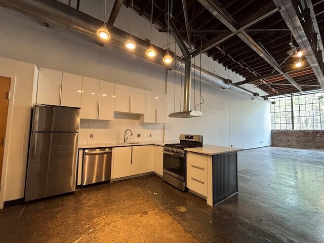 More Photos Of 887 W Marietta St NW, Atlanta Loft Creative Space For Lease