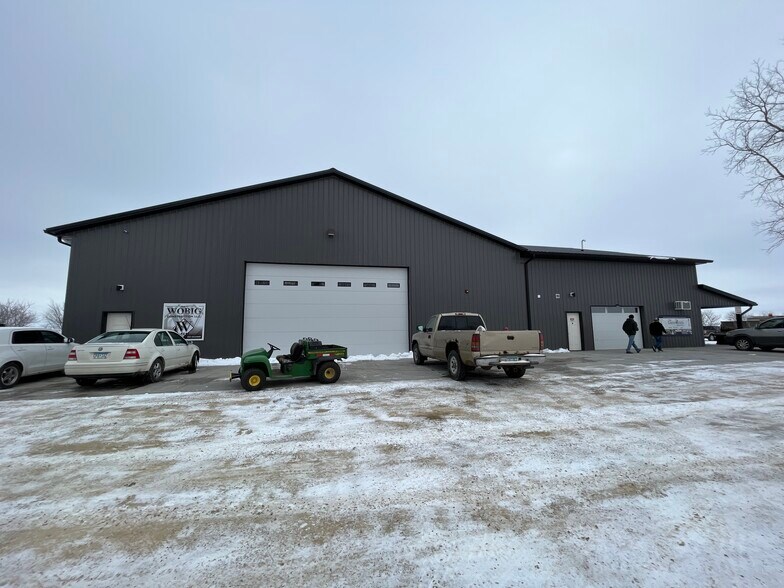 Primary Photo Of 514 E 9th St, Zumbrota Industrial For Lease