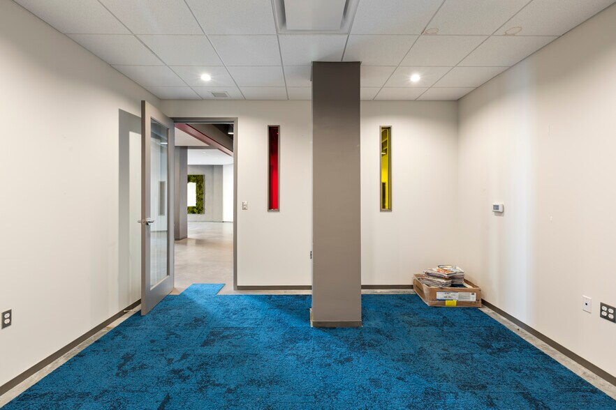 More Photos Of 640 Magazine St, New Orleans Hospitality For Lease