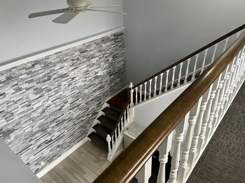 More Photos Of 39 Mill Plain Rd, Danbury Loft Creative Space For Lease