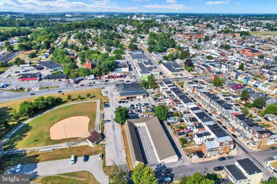 More Photos Of 370 Sheridan st, York Specialty For Sale