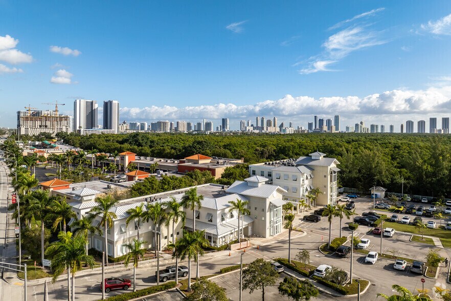 More Photos Of 15801 Biscayne Blvd, North Miami Beach Unknown For Lease