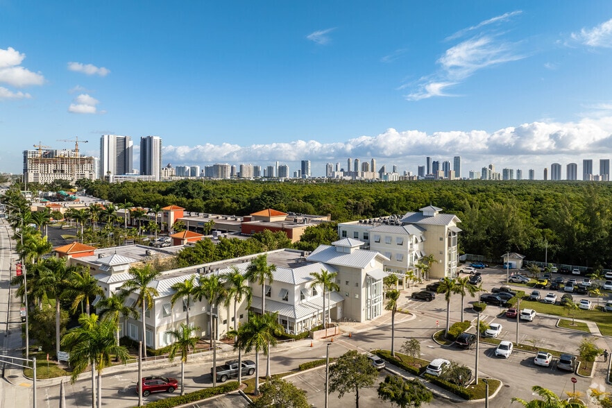 More Photos Of 15801 Biscayne Blvd, North Miami Beach Unknown For Lease