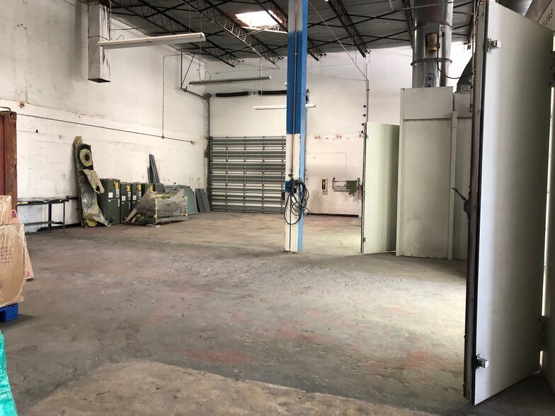 More Photos Of 660 NW 137th St, North Miami Warehouse For Sale