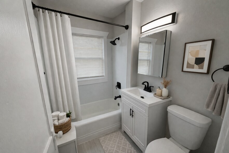 More Photos Of 206-208 W 34th St, Kansas City Apartments For Sale