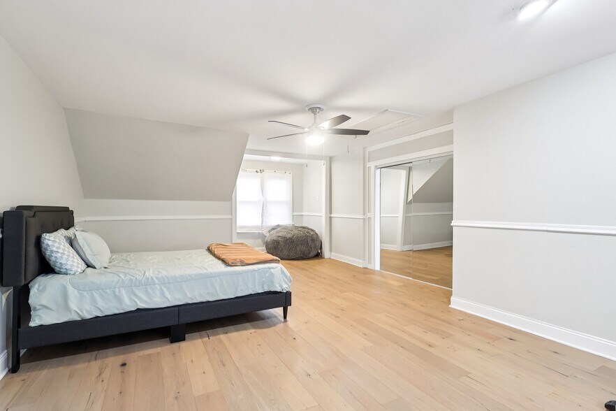 More Photos Of 1600 Hamilton Ave, Hamilton Storefront Retail Residential For Sale