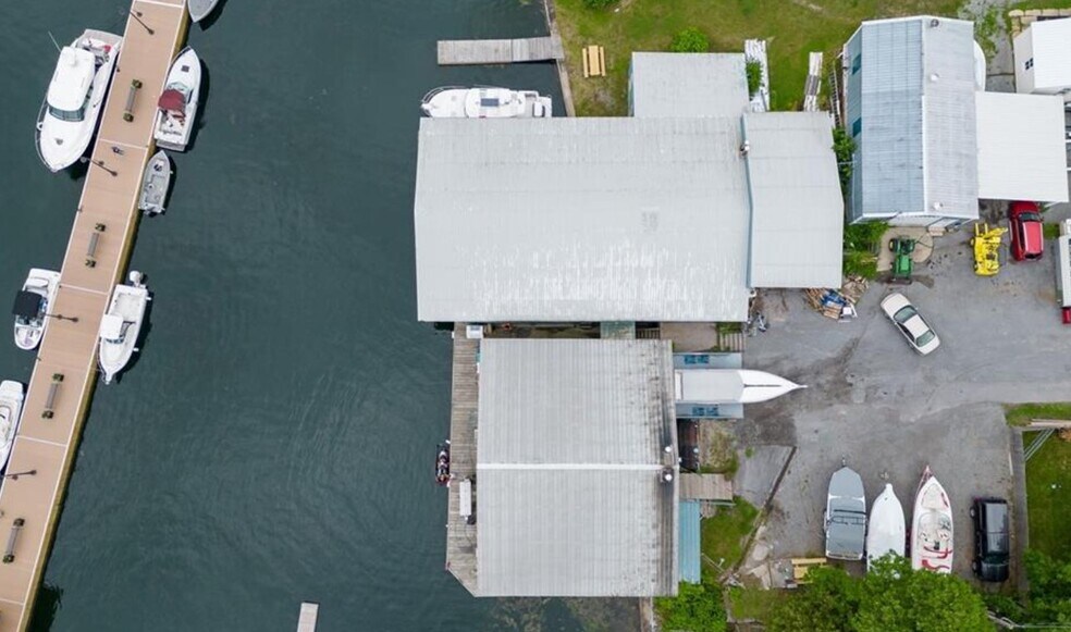 More Photos Of 16 Bethune St, Alexandria Bay Marina For Sale