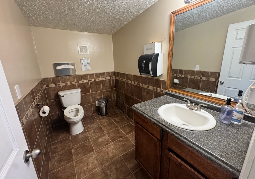 More Photos Of 7095 W 3500 S, Salt Lake City Service For Lease