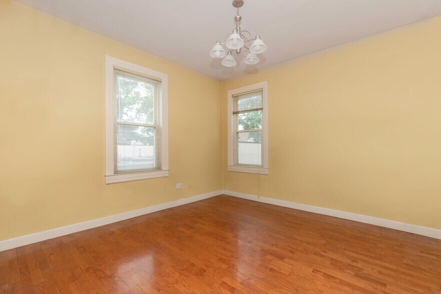Primary Photo Of 3651 E Tremont Ave, Bronx Storefront Retail Residential For Lease