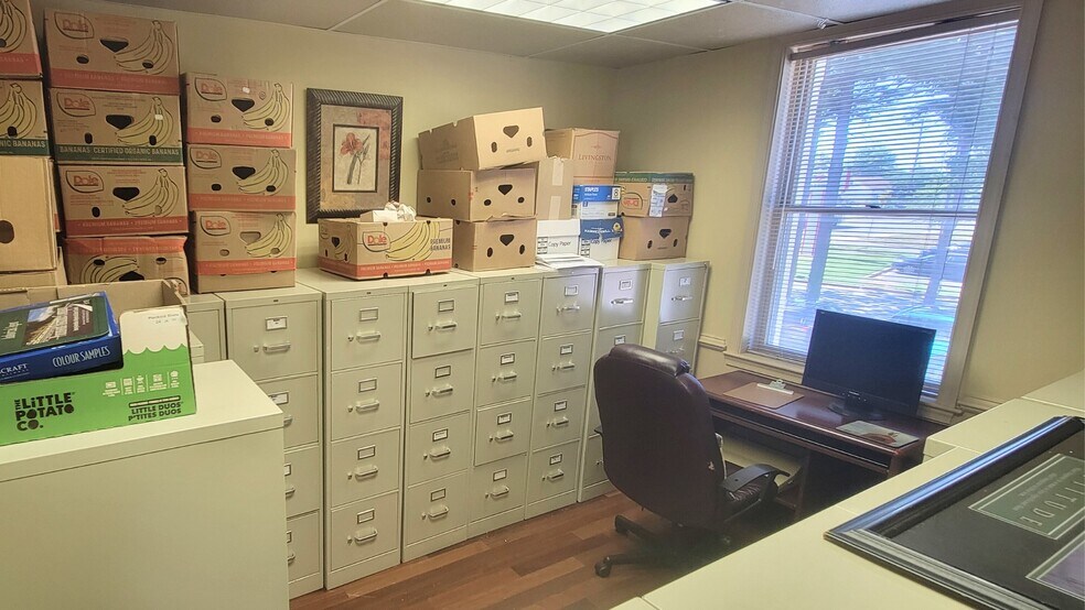 More Photos Of 12100-12128 Heritage Park Cir, Silver Spring Medical For Lease