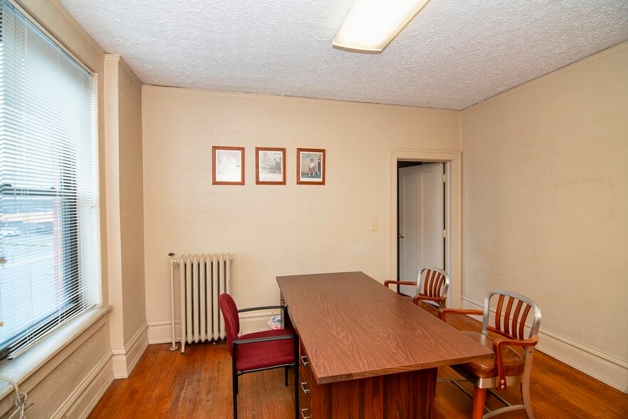More Photos Of 207 S Heber St, Beckley Office For Sale
