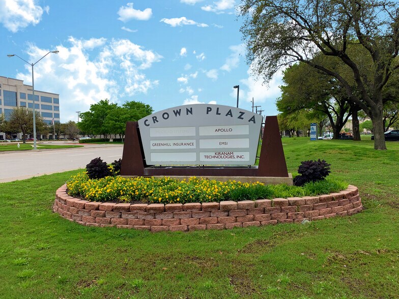 More Photos Of 11498 Luna Rd, Farmers Branch Unknown For Lease