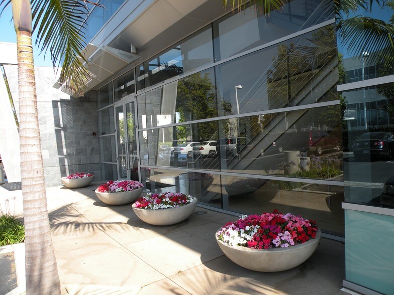 More Photos Of 14650 Aviation Blvd, Hawthorne Medical For Lease