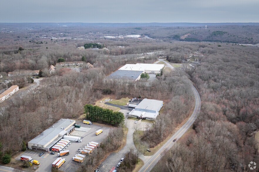 More Photos Of 15 Wisconsin Ave, Norwich Warehouse For Lease