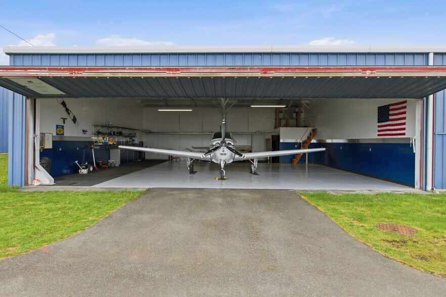 More Photos Of 16608 103rd Avenue Ct E, Puyallup Airplane Hangar For Sale