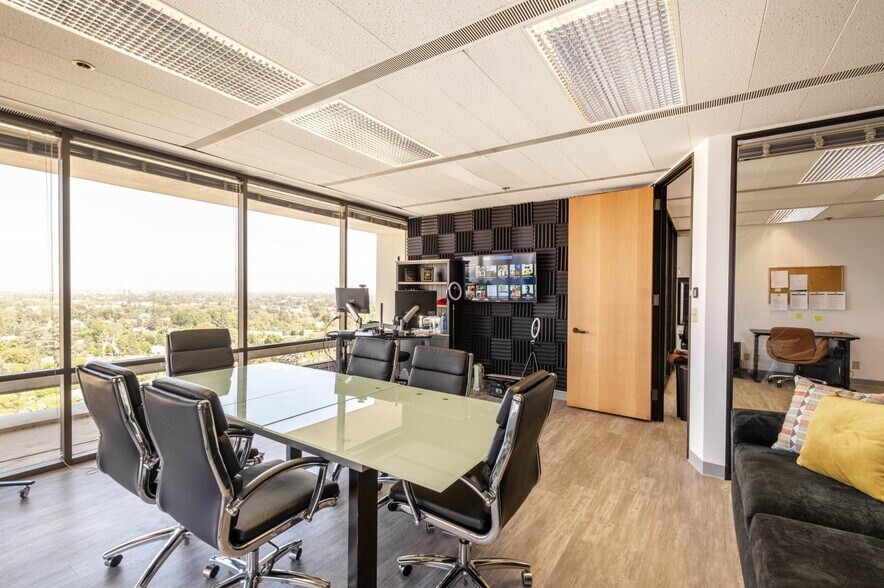 More Photos Of 15233 Ventura Blvd, Sherman Oaks Office For Lease