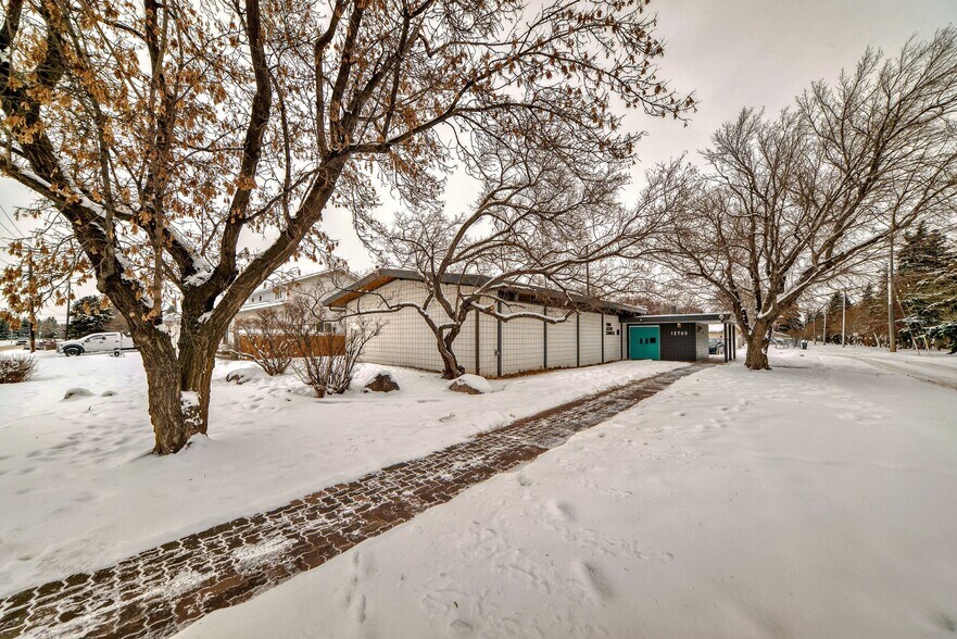 More Photos Of 12703 109 St NW, Edmonton Religious Facility For Sale