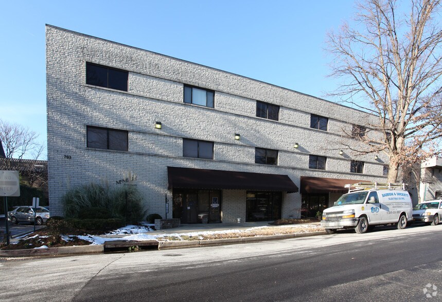 More Photos Of 703 Giddings Ave, Annapolis Medical For Sale