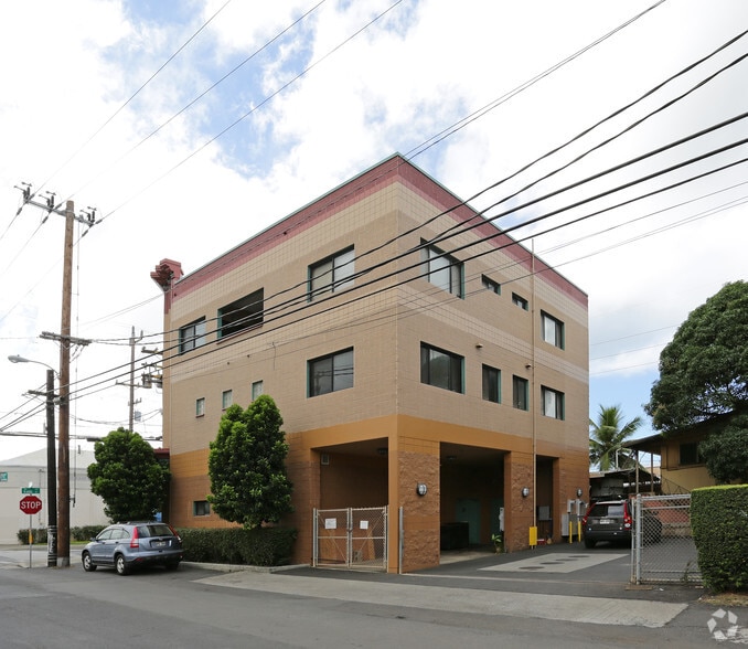 More Photos Of 1709 Kalani St, Honolulu Freestanding For Lease