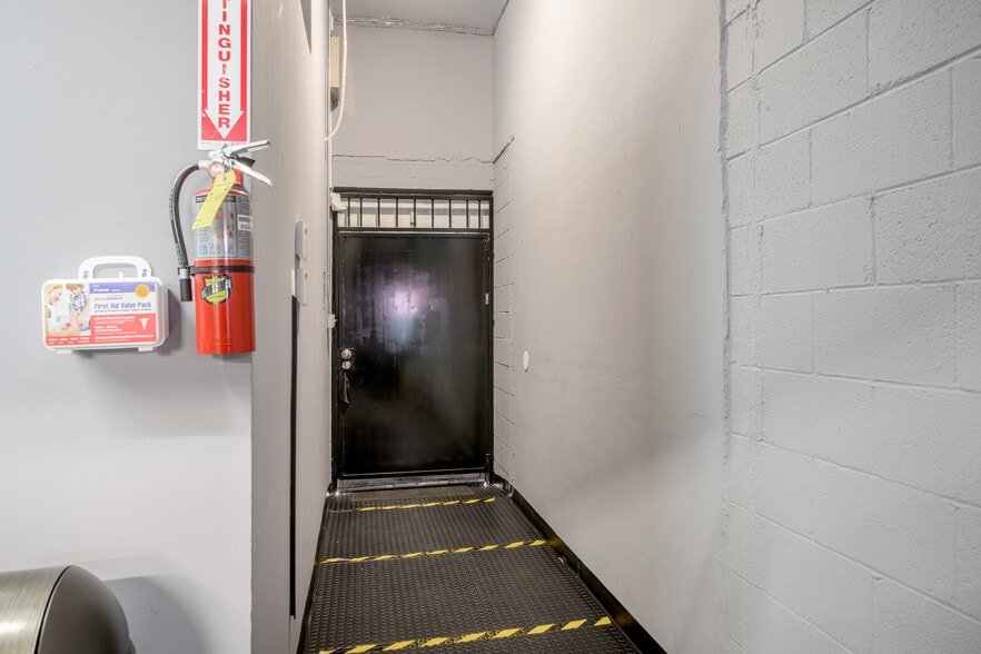 More Photos Of 3210 N San Fernando Blvd, Burbank Warehouse For Sale