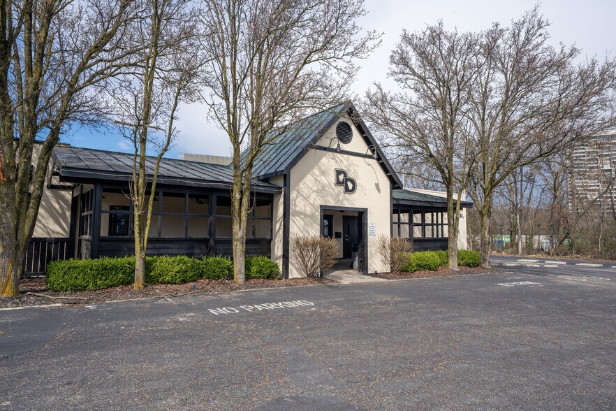More Photos Of 1130 Dublin Rd, Columbus Restaurant For Sale