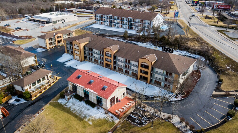 Primary Photo Of 3601 Shepherd of the Hills Expy, Branson Hotel For Sale
