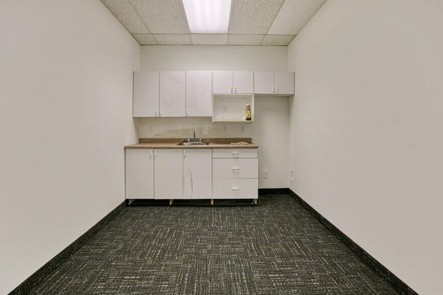 More Photos Of 2 Lisgar St, Sudbury Office For Sale