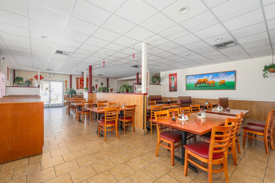 Primary Photo Of 1137 Walnut St, Red Bluff Restaurant For Sale