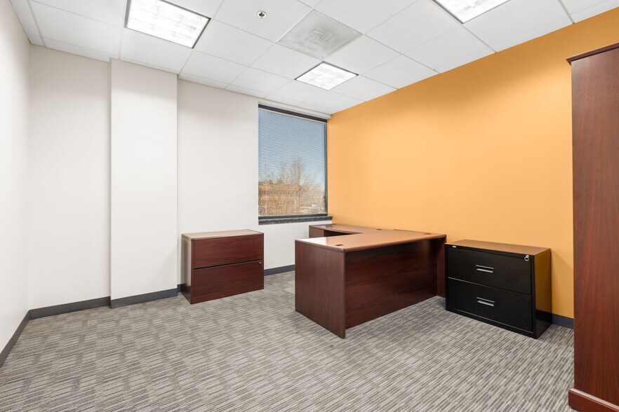 More Photos Of 10 Center St, Stafford Office For Lease