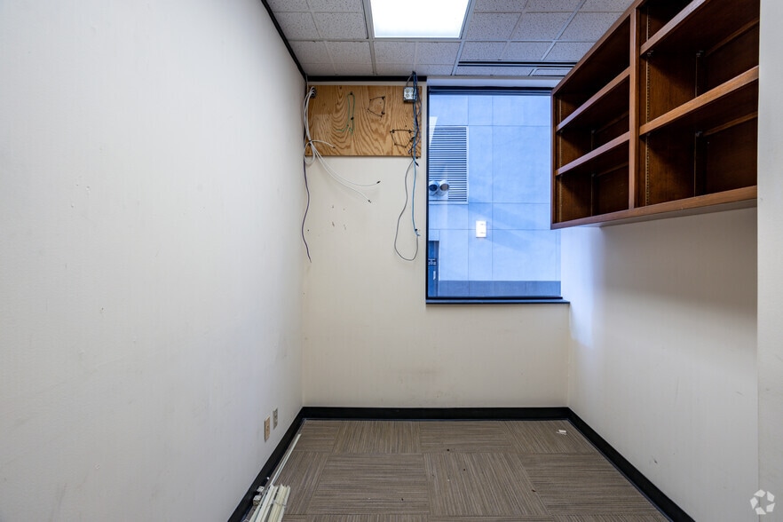 More Photos Of 428 E 4th St, Charlotte Office For Sale