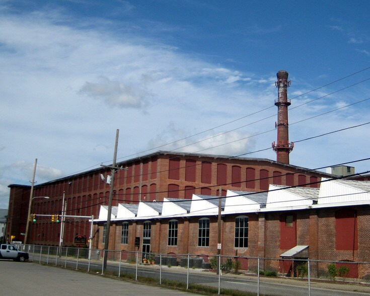 More Photos Of 426 Metacom Ave, Warren Manufacturing For Lease