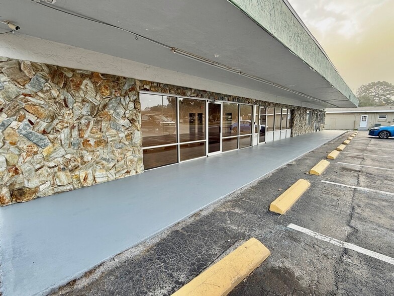 More Photos Of 1 Beverly Hills Blvd, Beverly Hills General Retail For Sale