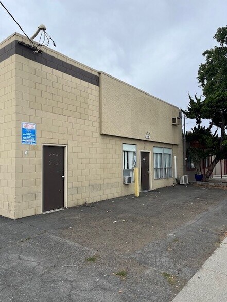 More Photos Of 152 Kennedy Ave, Campbell Warehouse For Lease