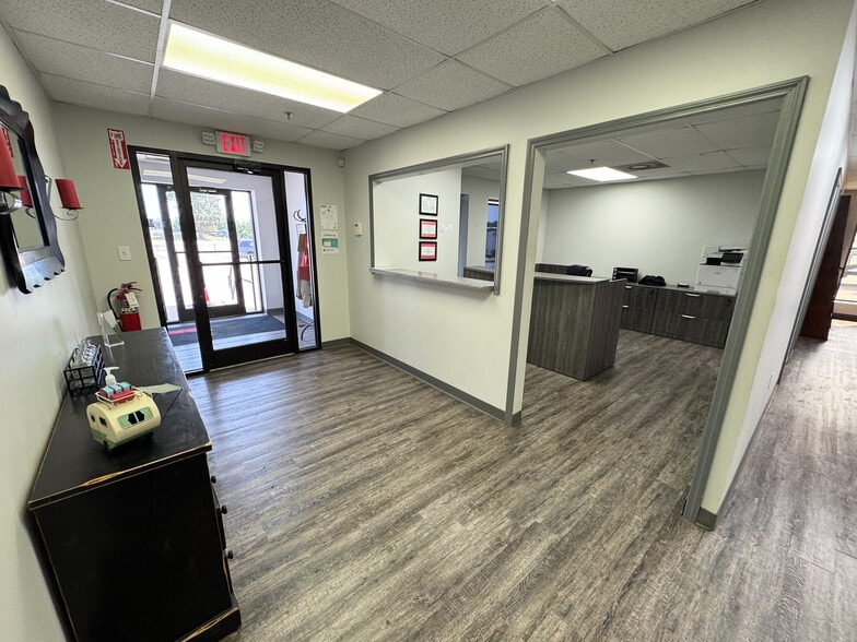 More Photos Of 30225 Clayton Rd, Ardmore Flex For Sale