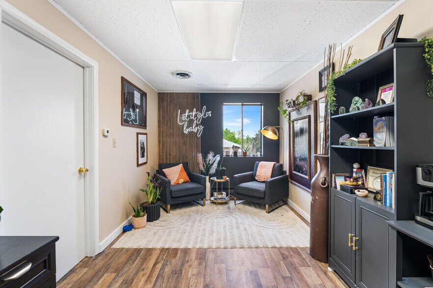 More Photos Of 709 W Littleton Blvd, Littleton Office For Sale