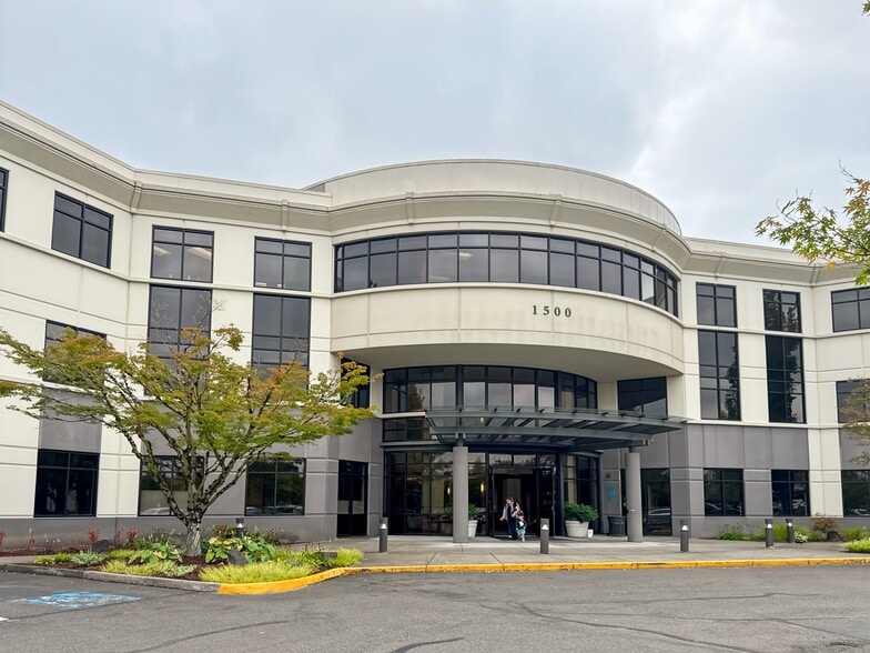 Primary Photo Of 1500 NW Bethany Blvd, Beaverton Coworking Space
