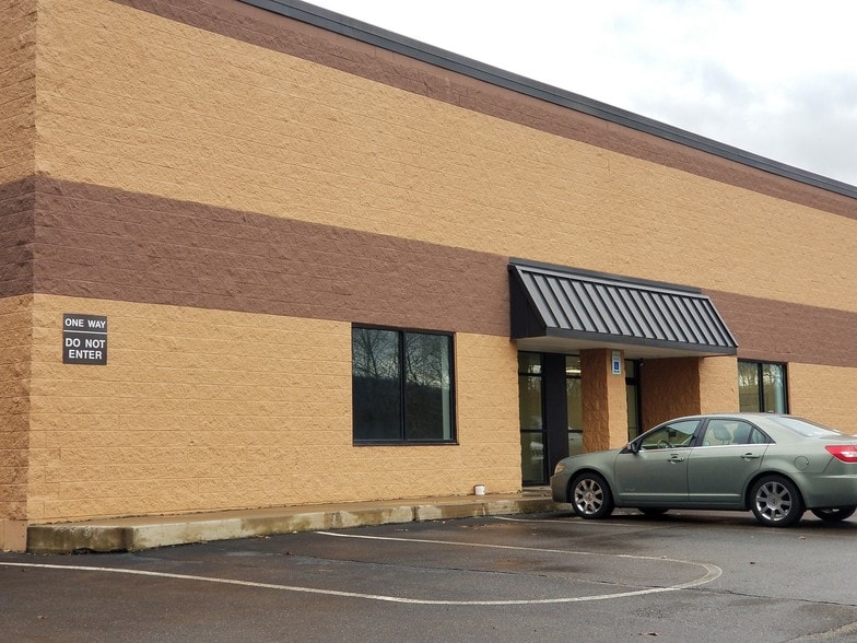 70 Hillside Dr, Drums, PA 18222 Flex/R&D For Lease