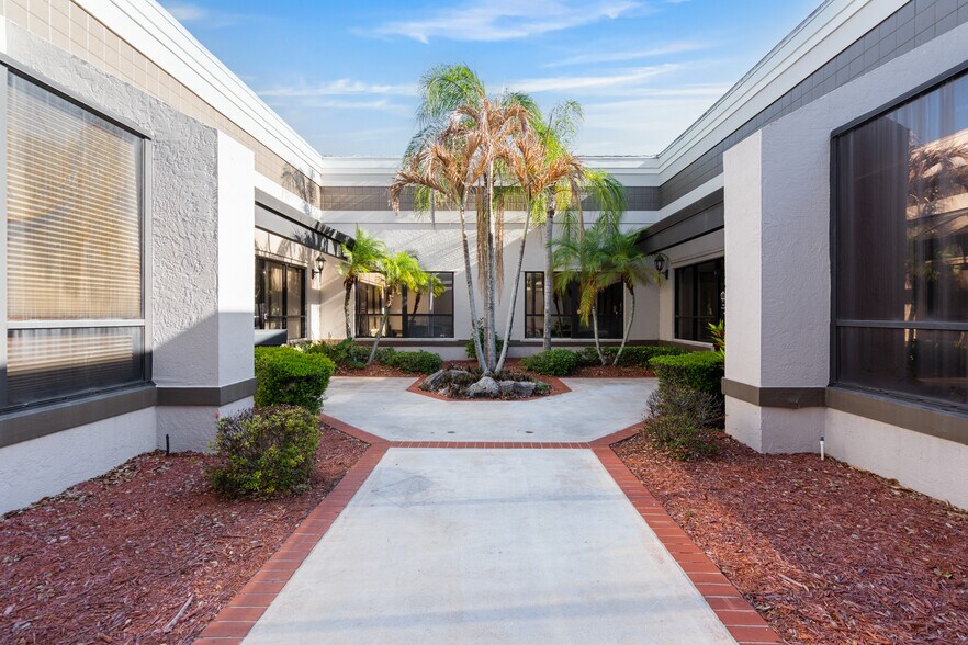 More Photos Of 1500 W Eau Gallie Blvd, Melbourne Office For Lease