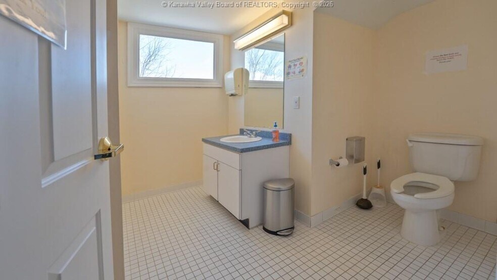More Photos Of 1510 Kanawha Blvd E, Charleston Office For Sale
