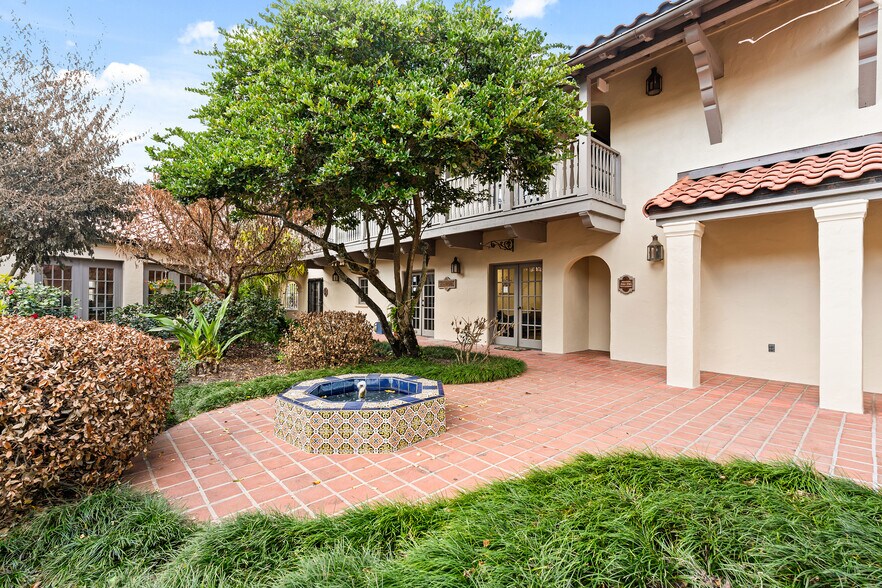 More Photos Of 2180 N Park Ave, Winter Park Loft Creative Space For Sale