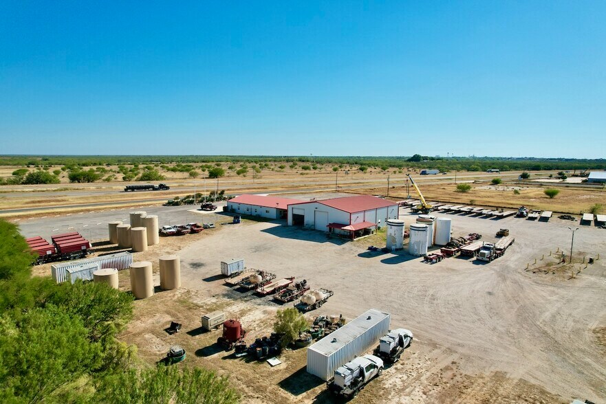 More Photos Of 14800 IH 35, Dilley Industrial For Sale