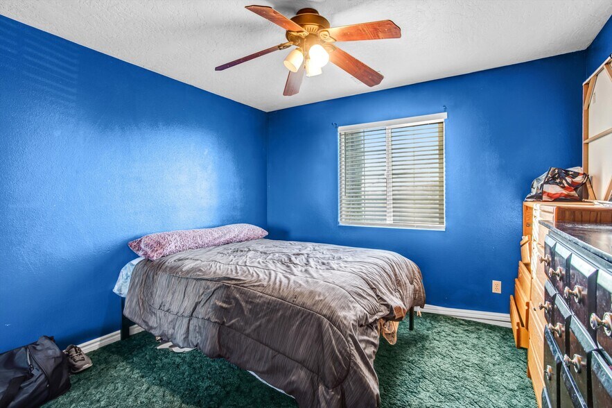 More Photos Of 10439 Mesa St, Oak Hills Multifamily For Sale