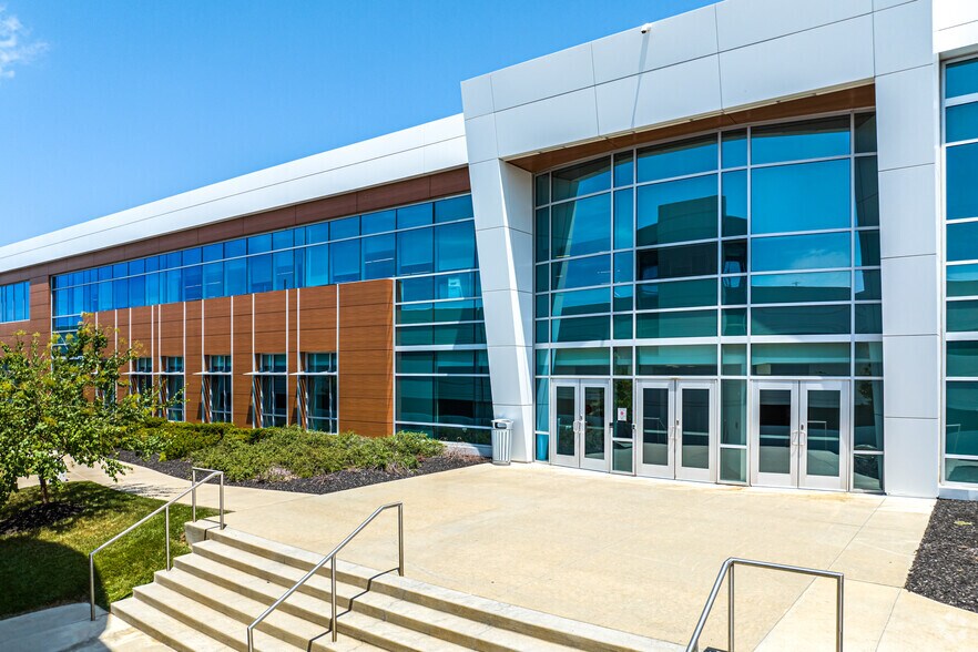 More Photos Of 6800 W 115th St, Overland Park Office For Lease