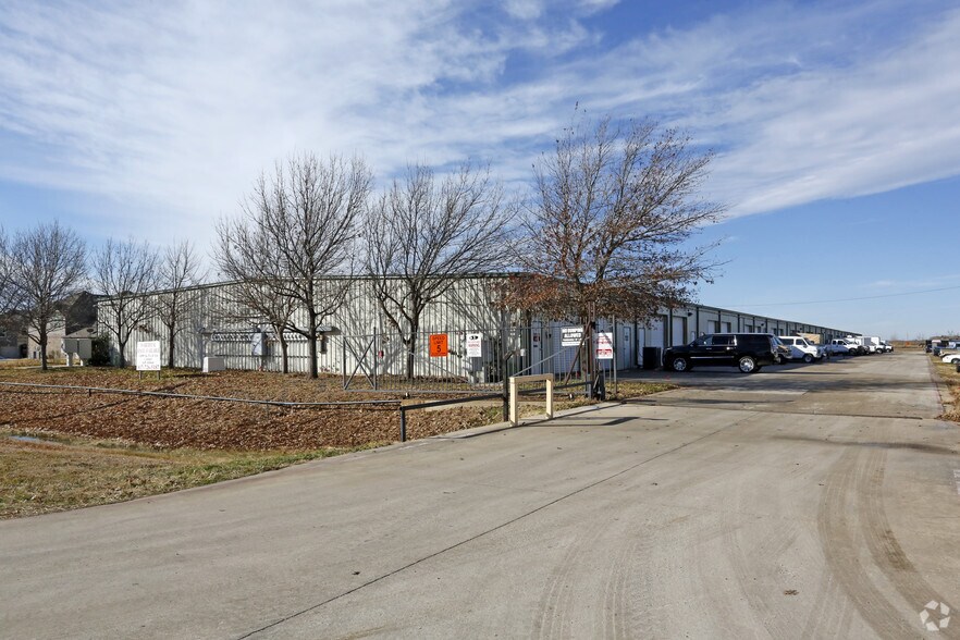 More Photos Of 10027 Harmon Rd, Fort Worth Unknown For Lease