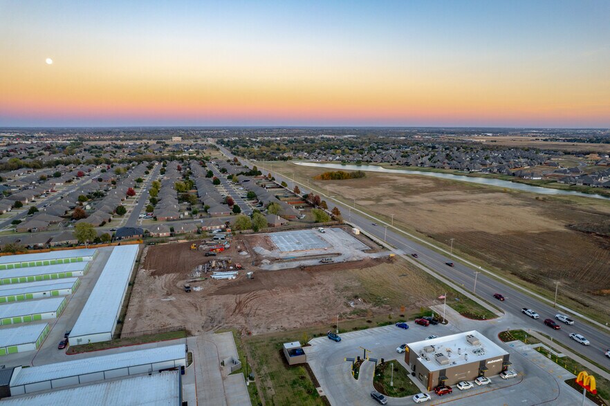 More Photos Of 1791 SW 34th St, Moore Land For Lease