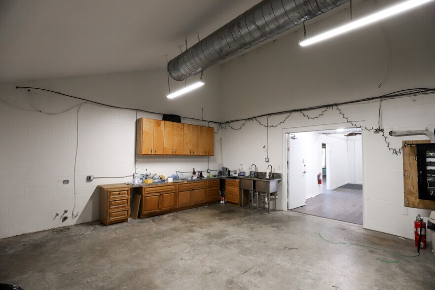 More Photos Of 13723 NW US Highway 441, Alachua General Retail For Lease