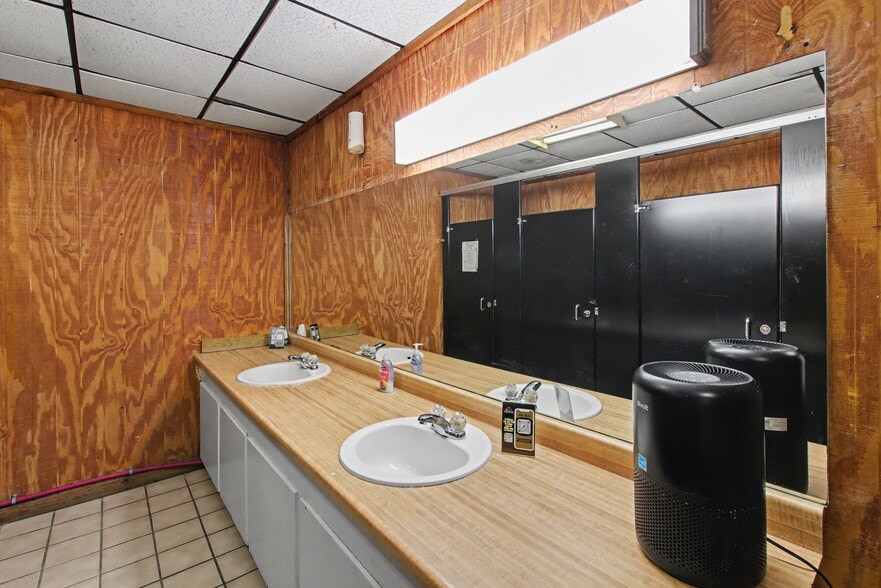 More Photos Of 15615 E State Highway 29, Buchanan Dam Restaurant For Sale