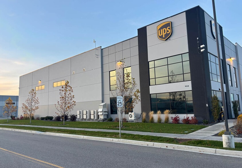 More Photos Of 9210 W Harlan Ln, Spokane Distribution For Lease