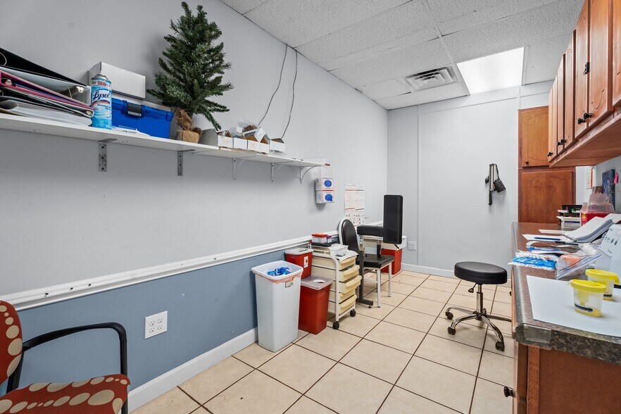 More Photos Of 2902 Central Heights Rd, Goldsboro Medical For Sale