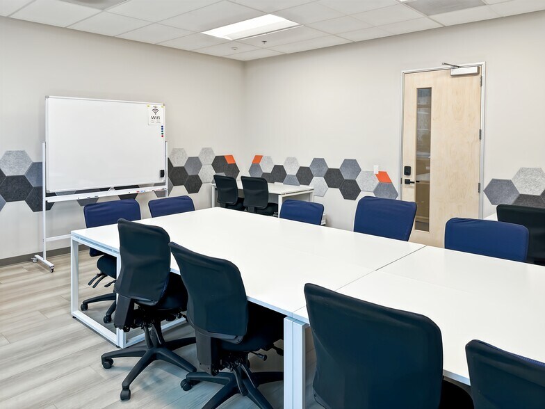 More Photos Of 980 W 6th St, Ontario Coworking Space